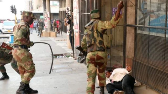 Soldiers dey flog civilian