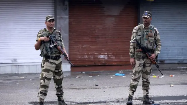 کشمیر میں سیکورٹی فورسز
