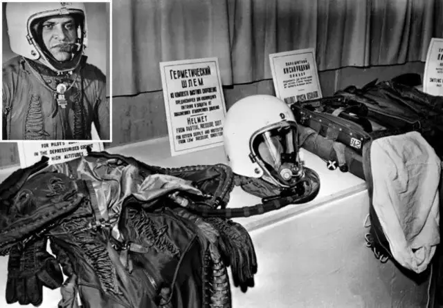 گیری پاورز اور ان کا ساز و سامان جو روس نے اپنے قبضے میں لے لیا تھا