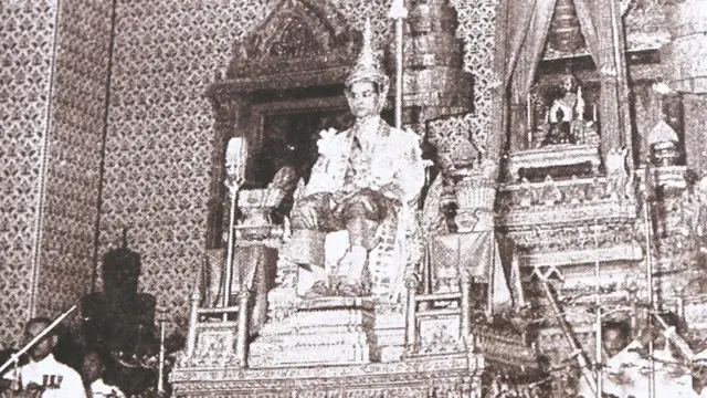 "พระมหากษัตริย์เป็นพระโพธิสัตว์" ธงทอง จันทรางศุ