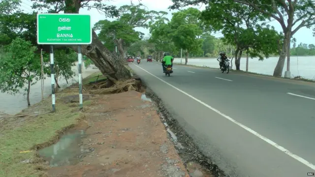 හම්බන්තොට බොහෝ ප්‍රදේශවල දැන් ගංවතුර බැස ගොස් තිබේ