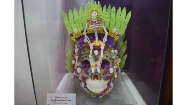 En süslü kafatasları Toluca'daki Alfenique Panayır'ında yarışmaya katılıyor