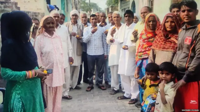 సుమిత్ గ్రామస్థులు