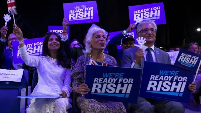 सुनक प्रधानमन्त्रीमा चुनिएपछि दक्षिण एशियाली समुदायमा उत्साह छाएको छ