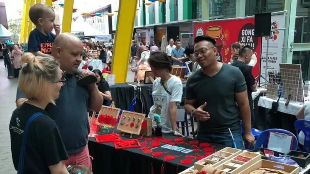 Kios Adam dan Yuslina