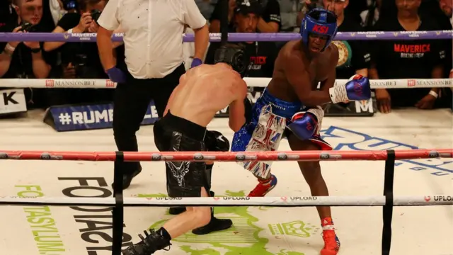 Бой блогеров