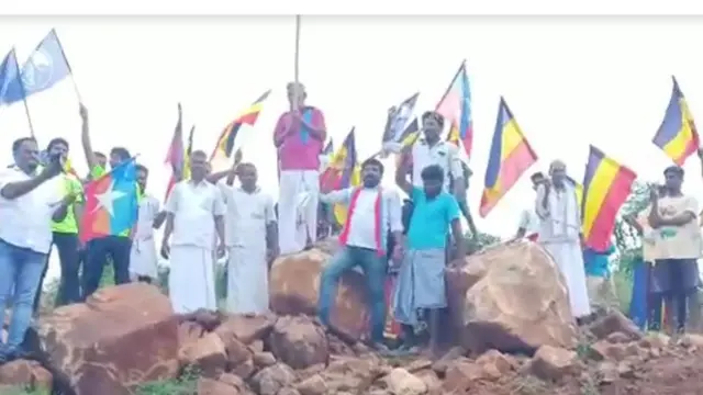 விசிக - பாமக இணைந்து போராட்டம்.