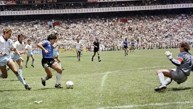 گل دوم مارادونا به انگلیس در جام جهانی ۱۹۸۶ یکی از برترین گل‌های تاریخ فوتبال است