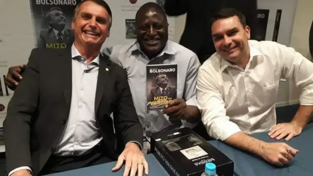 Jair Bolsonaro, Hélio Lopes e Flávio Bolsonaro