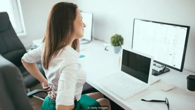 Perempuan mengalami kram mens