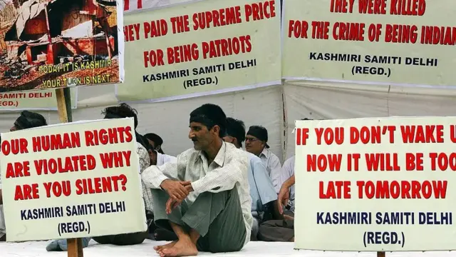 વિસ્થાતપિત કાશ્મીરી પંડિત પરીવારો