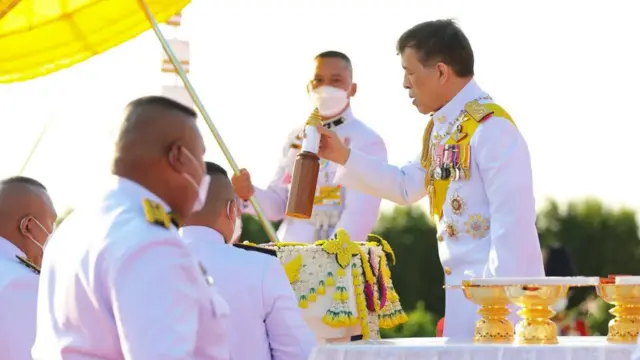 ในหลวงทรงประกอบพิธีวางศิลาฤกษ์