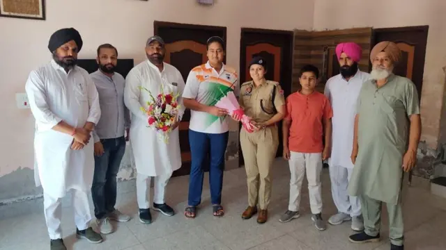 ਕਮਲਪ੍ਰੀਤ ਕੌਰ ਨੇ 2014 ਵਿੱਚ ਜੂਨੀਅਰ ਨੈਸ਼ਨਲ ਡਿਸਕਸ ਥ੍ਰੋਅ ਵਿੱਚ 39 ਮੀਟਰ ਸਕੋਰ ਨਾਲ ਸੋਨ ਤਮਗਾ ਜਿੱਤ ਕੇ ਆਪਣੀ ਜੇਤੂ ਸ਼ੁਰੂਆਤ ਕੀਤੀ