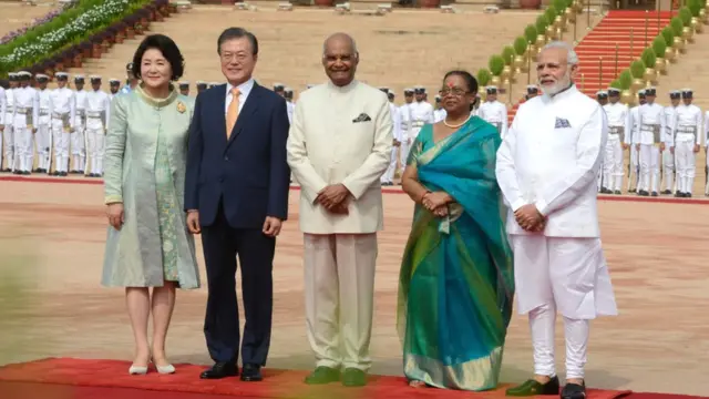 భారత్ పర్యటనలో మూన్ దంపతులు