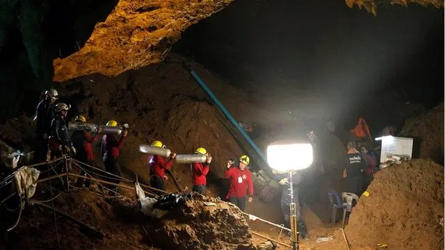 Thailand children trapped in caves