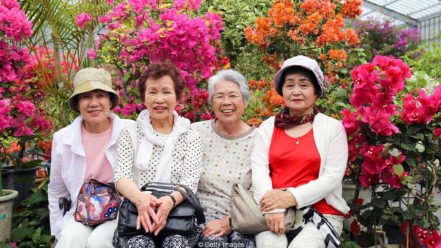 日本的冲绳的百岁老人比例为全世界最高。
