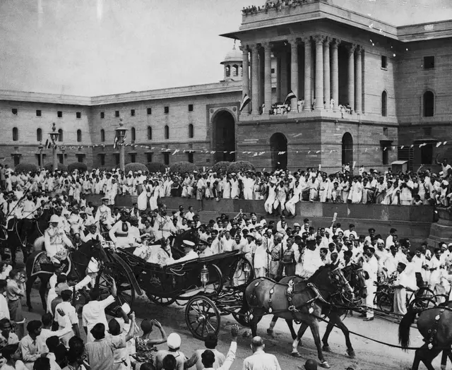 રાષ્ટ્રપતિ ભવનથી બગ્ગી સવારી