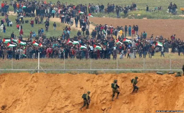 फ़लस्तीनियों का प्रदर्शन