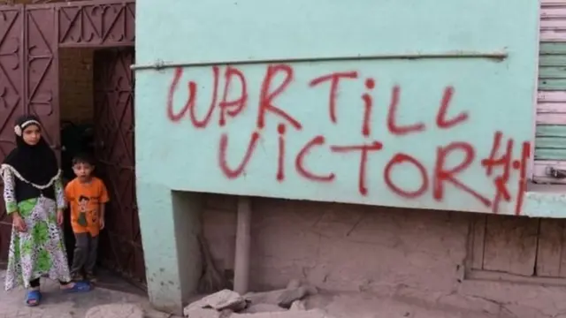 সাত দশকেরও বেশি সময় ধরে কাশ্মীরে এই সঙ্কট চলছে