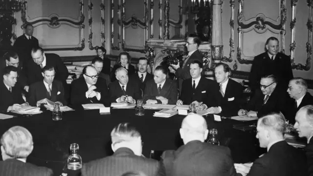 ناتو در ابتدا ابتکاری بود برای مقابله با قدرت نظامی اتحاد جماهیر شوروی