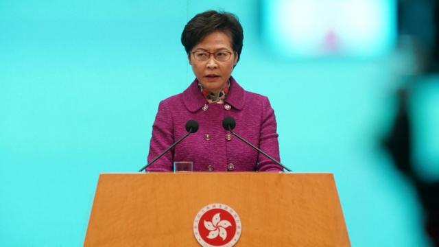 香港特首林鄭月娥評論律師會理事會選舉說。專業團體做不專業的事，政府的唯一取向"就是與它中止關係"。