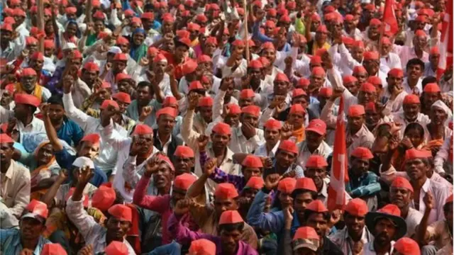 কৃষকদের একটি সমাবেশের চিত্র