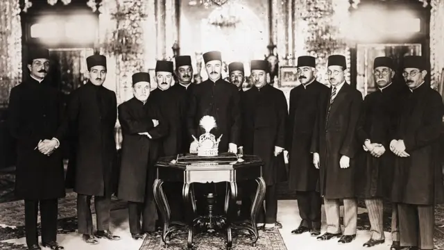 از سردارسپه سفارش می‌خواستم که خلاف نظر بزرگان کشور سلطنت قاجار را منحل نکند