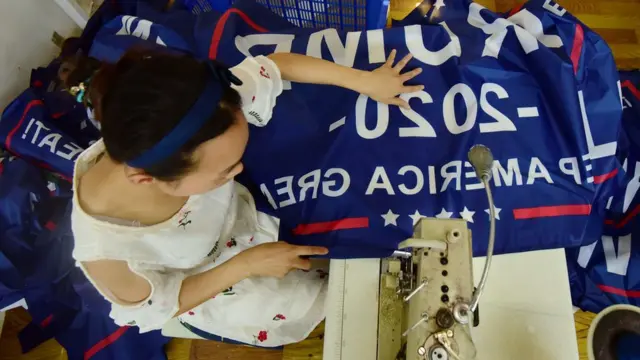 "Keep America Great". В Китае уже шьют флаги к президентской кампании Трампа - 2020.