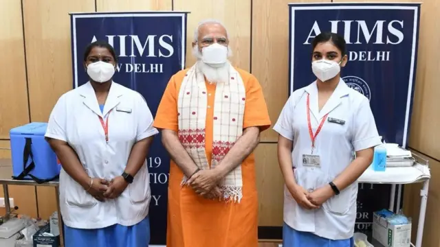 பிரதமருடன் செவிலியர்