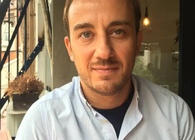 Uxlayotgan qizlarga qarash Sasha haqida video siz zargarsiz