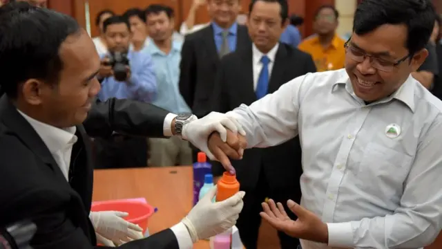 รัฐบาลกัมพูชาได้สั่งซื้อหมึกลบไม่ได้ 51,000 ขวดจากอินเดีย