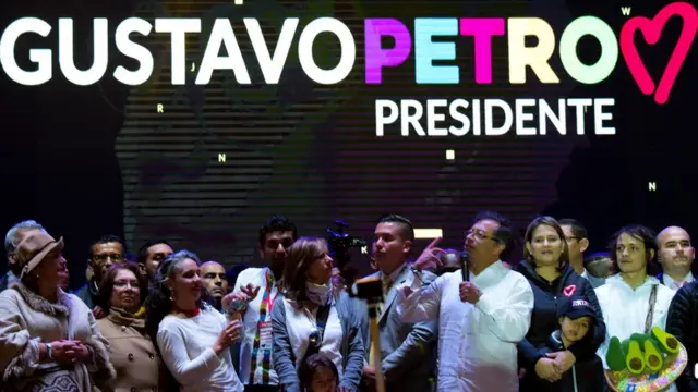 Gustavo Petro en un acto con sus colaboradores.