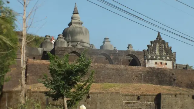 အေအေနဲ့ တိုက်ပွဲတွေအတွင်း ရှေးဟောင်းစေတီ တချို့ပါ ထိခိုက်ခဲ့