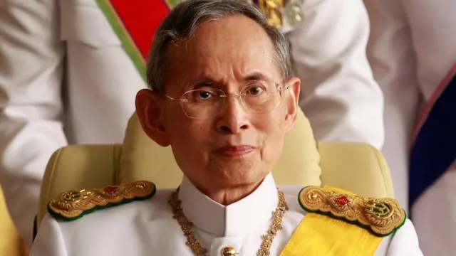 Quốc vương Bhumibol Adulyadej
