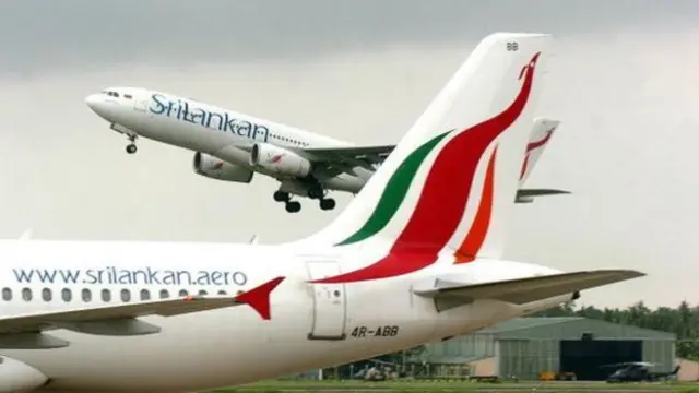 Airlines cancel thousands of flights