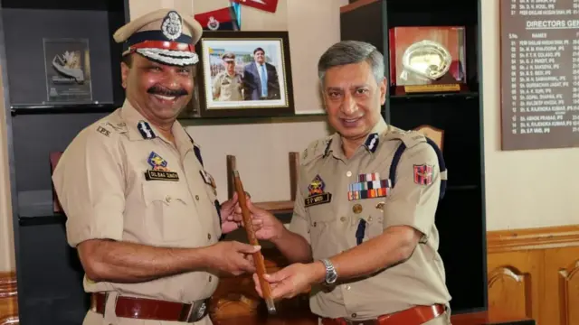 पूर्व डीजीपी एसपी वैद और नए डीजीपी दिलबाग सिंह