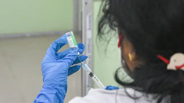 कोरोना लस