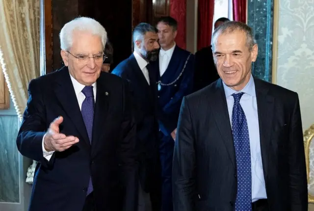 İtalya Cumhurbaşkanı Mattarella ve Carlo Cottarelli