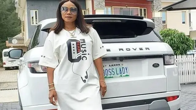 Iyabo Ojo ati ọkọ Jeep rẹ tuntun