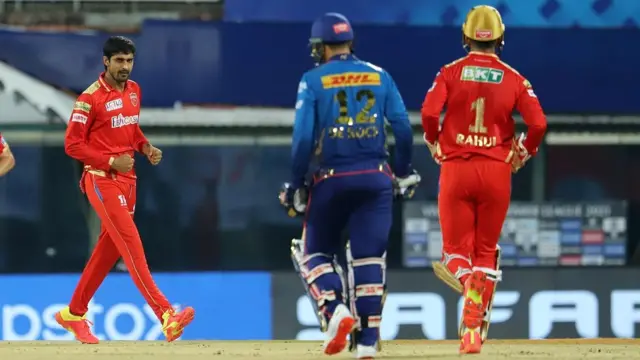 दीपक हुड्डा ने क्विंटन डि कॉक को आउट किया