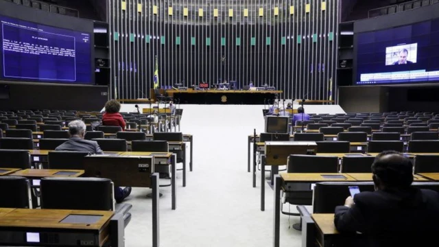 Plenário da Câmara dos Deputados realiza votações virtuais na pandemiaapostas grátis no cadastrocovid-19