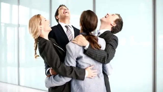 मिठी मारणं