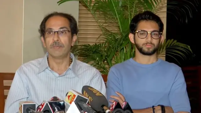 उद्धव ठाकरे आणि आदित्य ठाकरे यांची पत्रकार परिषद