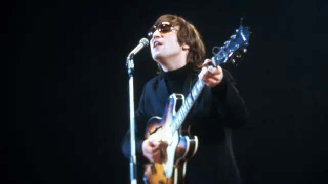 ビートルズ「最後の曲」完成、レノン氏の歌声をAIで復元