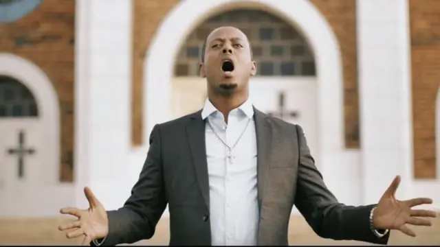 Ni umuhanzi wamamaye cyane mu ndirimbo ziririmbiwe Imana n'iza politiki no kwibuka