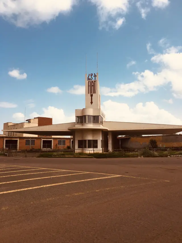 Gamoo baalleen isaa meetira 15 dheeratu utubaa malee dhaabbate