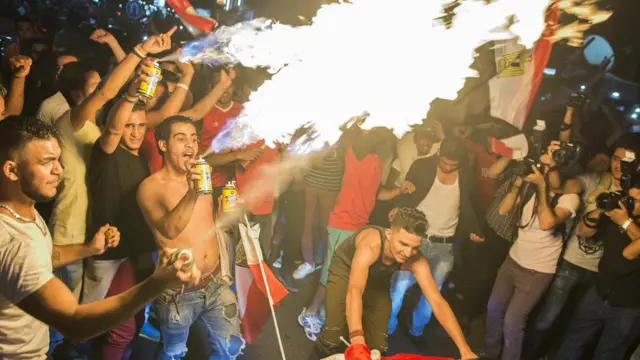 مصريون يحتفلون بصعود المنتخب الوطني لمونديال روسيا 2018