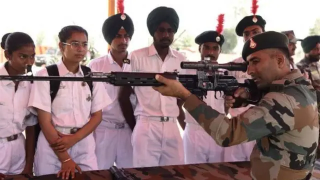 ਅਗਨੀਪਥ ਸਕੀਮ ਰਾਹੀਂ ਫ਼ੌਜ ਵਿੱਚ ਕੁੜੀਆਂ ਵੀ ਸ਼ਾਮਿਲ ਹੋ ਸਕਣਗੀਆਂ।