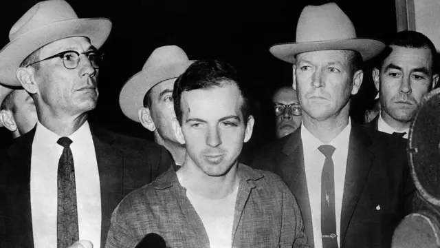 لی هاروی اسوالد به جرم قتل کندی بازداشت شد