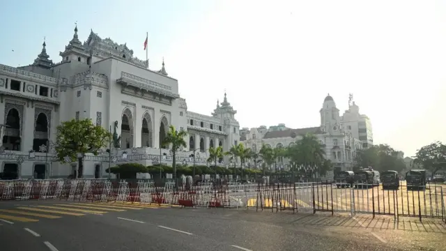 သင်္ကြန်နဲ့တူတဲ့နေရာမရှိ